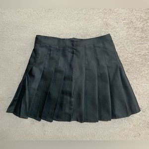Black Plain Pleated Skirt With Mini Skirt Lining Shorts